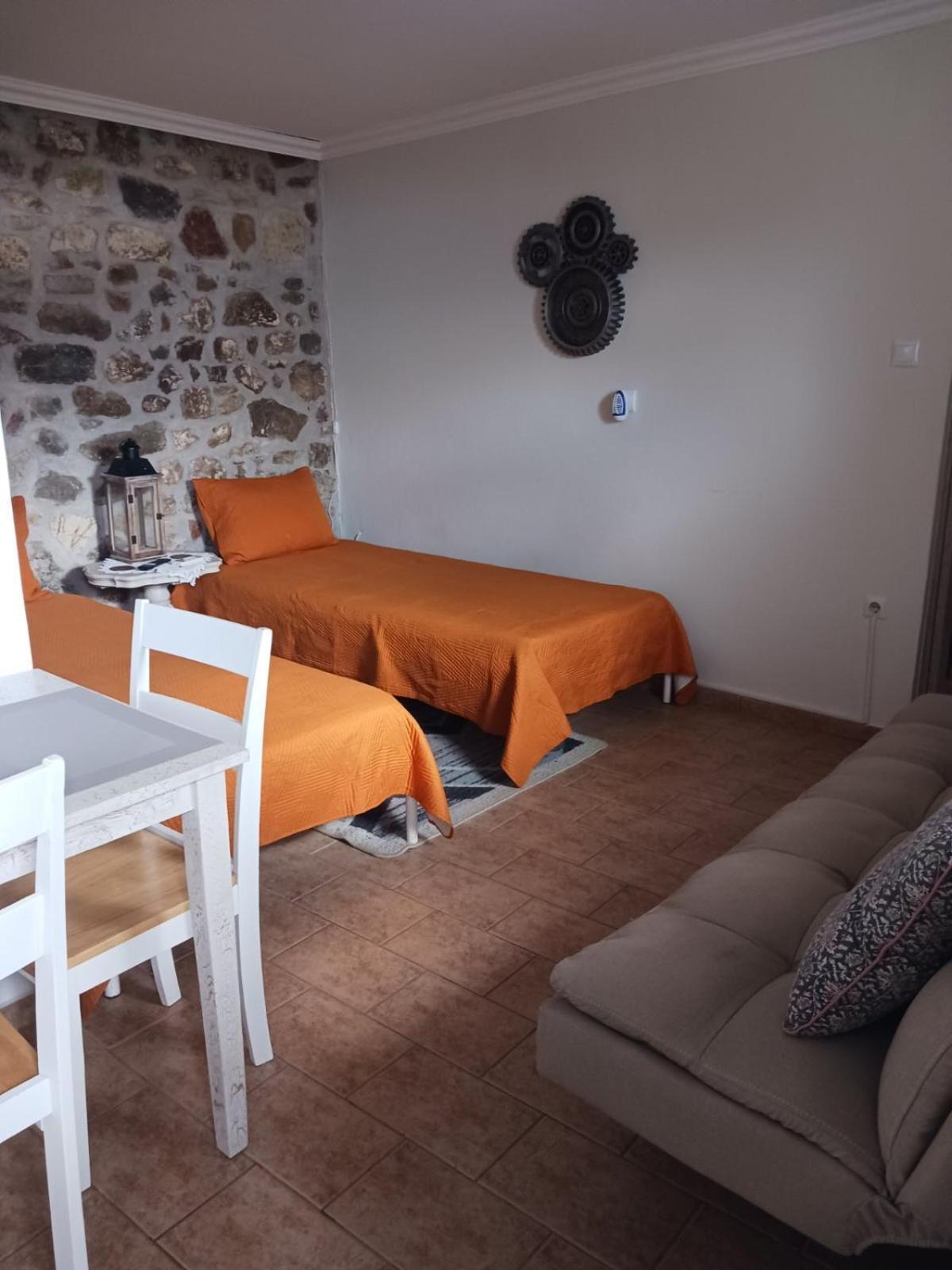 Apartment Stone Clock's House